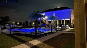 Courtyard view at night (2)