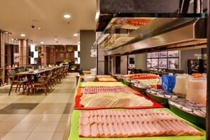 Ruokailu