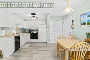 Kitchen/Dining Area