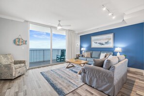 Gulf View Living Room with Sleeper Sofa