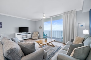 Gulf View Living Room with Sleeper Sofa
