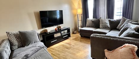 Living room: 
55” tv w/roku 
Air mattress 
Sectional
Chase