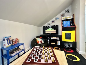 Mini Game Room w/ Pac Man & Games!