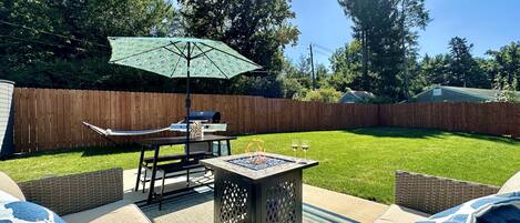 Spacious & Private Backyard w/ Firepit, Grill and Seating