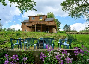 Surrounded in Nature and Bonfire Pit for fun!