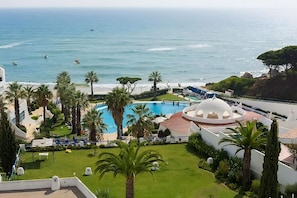 Outdoor Swimming pool