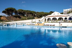 Outdoor Swimming pool