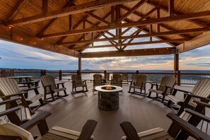 Enormous 2000 square-foot back deck