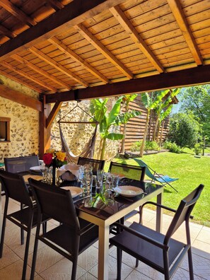 Outdoor dining