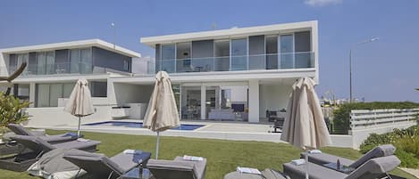 Villa Nancy, Stunning and New 3BDR Protaras Villa, Close to the Beach