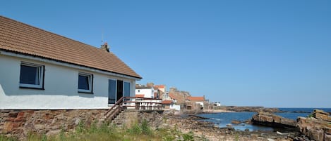 Sandy Sorland’s Beach House leads directly to the sea