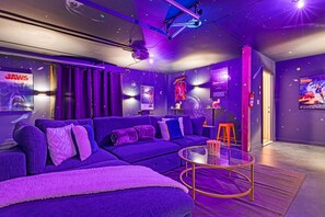 Kick back in the home movie theatre and stream your favorite movie!
