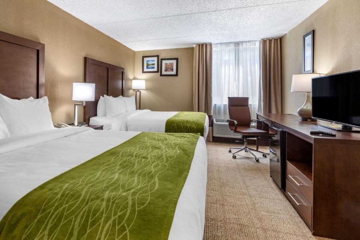 Stay with us on your next trip to Edison