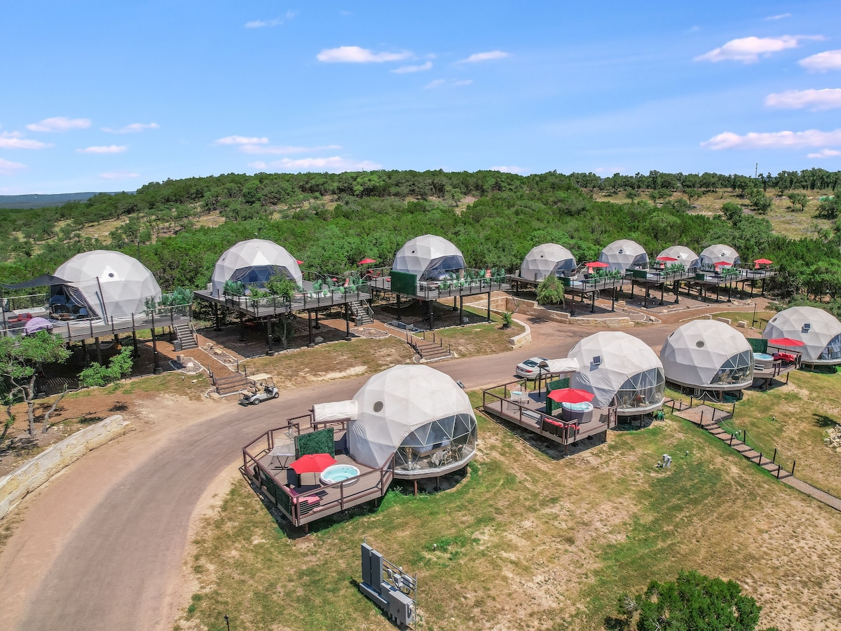 Unique & Plush Eco-Glamping Resort in TX Hill country!