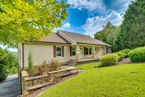 Exterior | Bedrooms/Full Bathrooms on 1st Floor