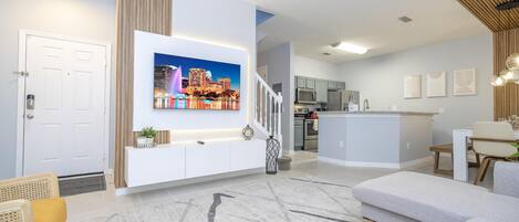 Open floor plan / Living Room Smart TV