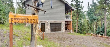 Beaver Vacation Rental | 3BR | 3BA | 3,300 Sq Ft | Stairs Required