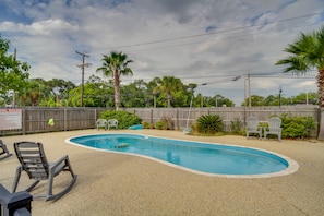 Dunbar Bay Condos Amenities | Saltwater Pool (Depth 3'-8')