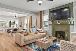 This renovated 3/2 with a pool, is located in the heart of Seminole Heights