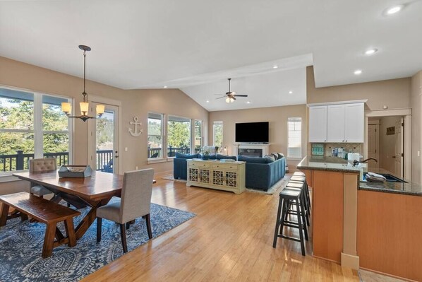 Kitchen, Dining, and TV sitting area