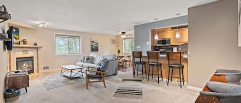 Open Concept Living/Bar Top/Kitchen/Dining