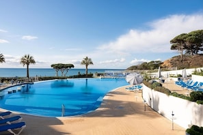 Outdoor Swimming pool