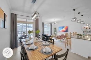 Dining Room#Disney #Parks #kingdom #springs #StoreyLake #Apartment #Vacation #Rental #waterpark #Kissimmee #Orlando #universal #citywalk