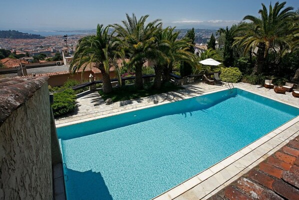 Holiday Home Swimming Pool
