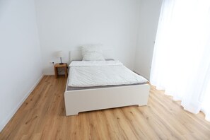 Masterbedroom - 140x200 bed