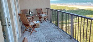 Beach front top floor pool hot tub and more
