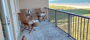 Beach front top floor pool hot tub and more