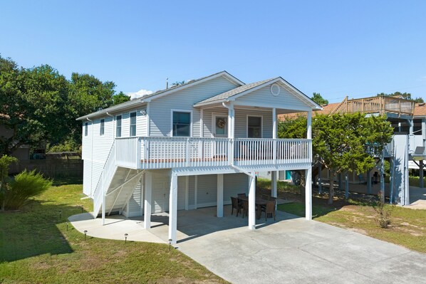 KDN9904: OBX Getaway | Front Exterior