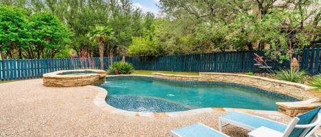 Large Private Sundeck with Swimming Pool, Hot Tub, and Backyard
