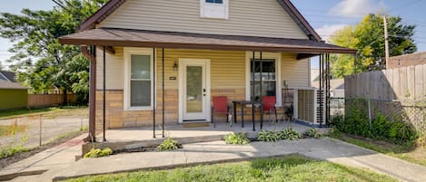 Indianapolis Vacation Rental | 1BR | 2BA | 700 Sq Ft | 2 Steps Required