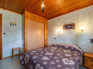 Forge-C-chambre-lit-double-location-appartement-chalet-Les-Gets