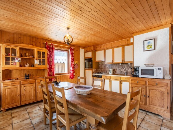 Forge-C-cuisine-location-appartement-chalet-Les-Gets