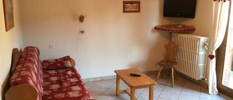 Toure-2-salon-location-appartement-chalet-Les-Gets