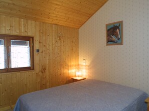 Forge-E-chambre-lit-double-location-appartement-chalet-Les-Gets