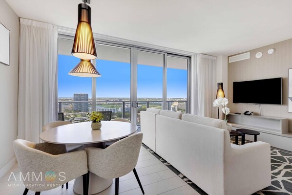 Beach condo 1 bed Hyde Beach House 23rd floor (7789)