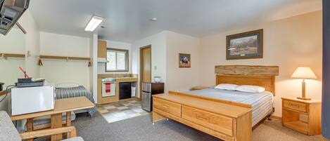 Cooper Landing Vacation Rental | Studio | 1BA | Step-Free Access | 300 Sq Ft