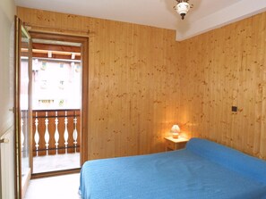 Chamioret-3-Liseron-chambre-lit-double-location-appartement-chalet-Les-Gets