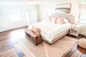 Unwind in the master bedroom in this luxurious king-size bed!