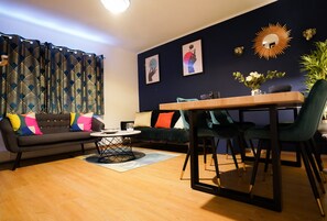 Living room 4