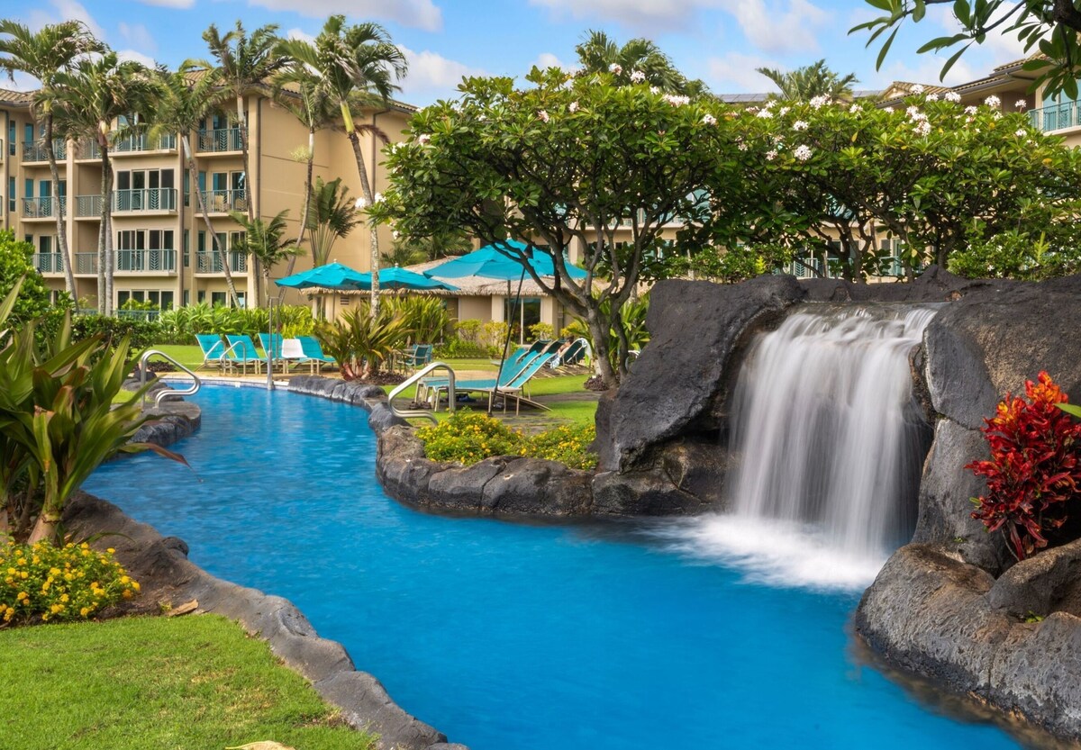 Waipouli Beach Resort, Luxurious Oceanfront Condo + A/C