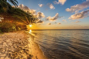 Short drive to Anini Beach and Hanalei Bay!