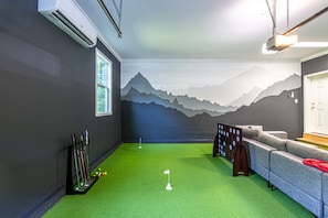 Putting Lounge