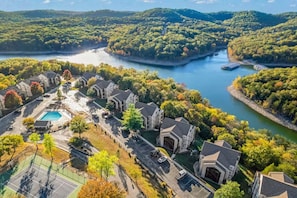 An epic bird's-eye view of the Table Rock Lake's stunning community.
