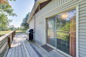 House Exterior | Deck | Gas Grill