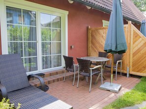 Ferienhaus Dierhagen: Terrasse.