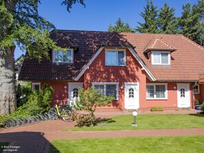 Ferienhaus Dierhagen: auf dem Foto rechts.